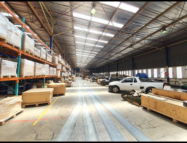 8,558M² WAREHOUSE FOR SALE IN CITY DEEP